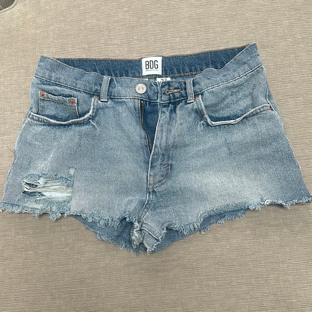 BDG mid rise shorts